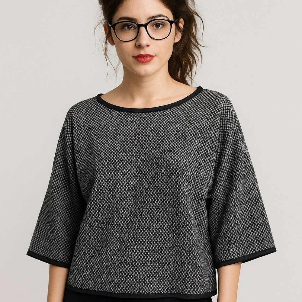 Max Studio London Black & White Diamond Patterned Poncho Sweater Top W/ 3/4 Slee